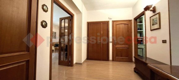 Квартира с 6 комнатами в Сора, Италия № 56845 5