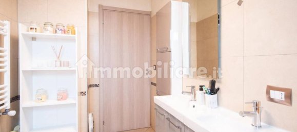 3 bedrooms Apartment in Turin, Italy No. 315074 9