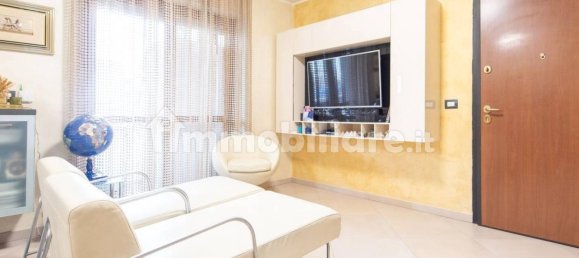 3 bedrooms Apartment in Turin, Italy No. 315074 3