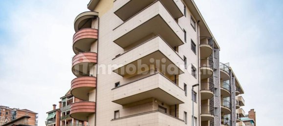 3 bedrooms Apartment in Turin, Italy No. 315074 2