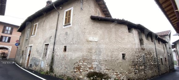 Квартира с 7 комнатами в Гавирате, Италия № 131778 5