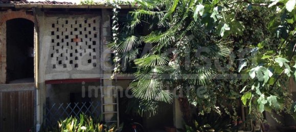 Квартира с 7 комнатами в Гавирате, Италия № 131778 11