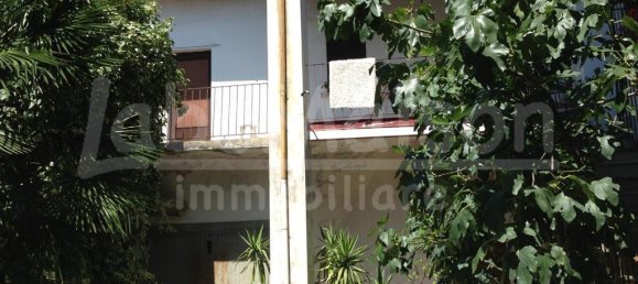 Квартира с 7 комнатами в Гавирате, Италия № 131778 12