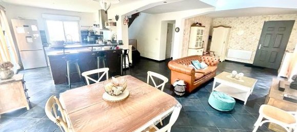 3 bedrooms House in Perigueux, France No. 96595 2