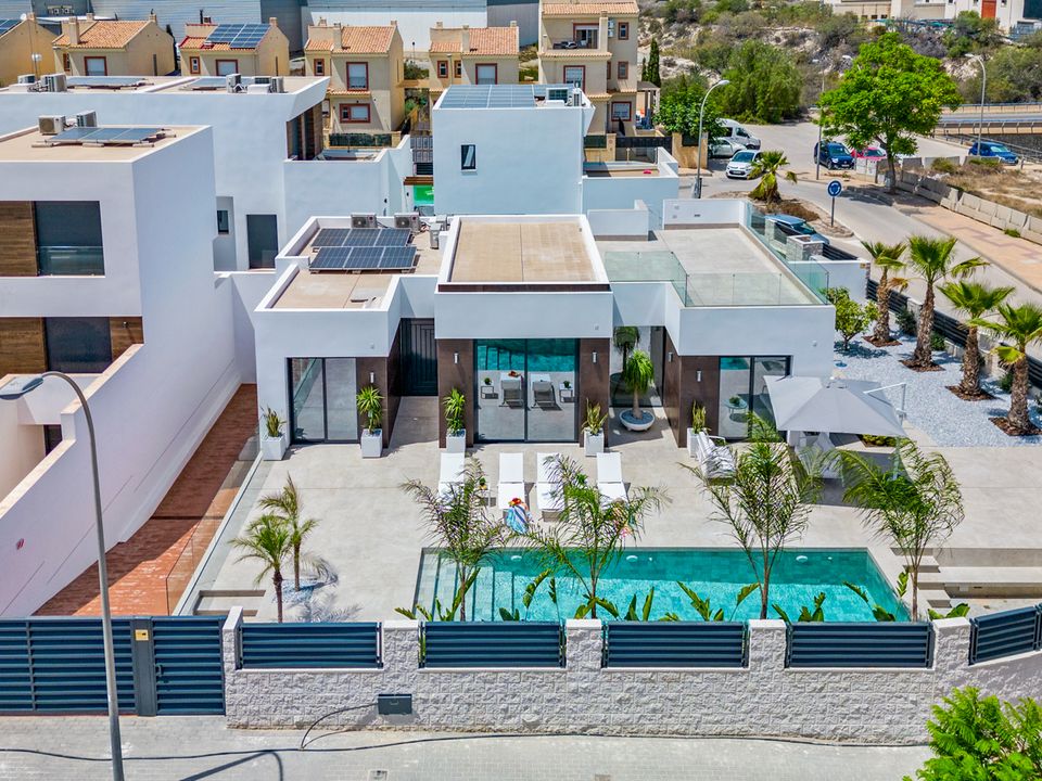 4 bedrooms Villa in El Campello, Spain No. 189244