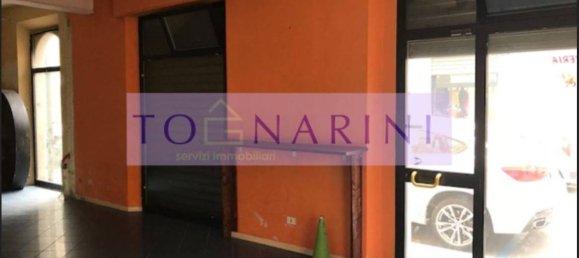 Imóvel comercial de 3 divisões em Montecatini Terme, Italy N.º 92302 4