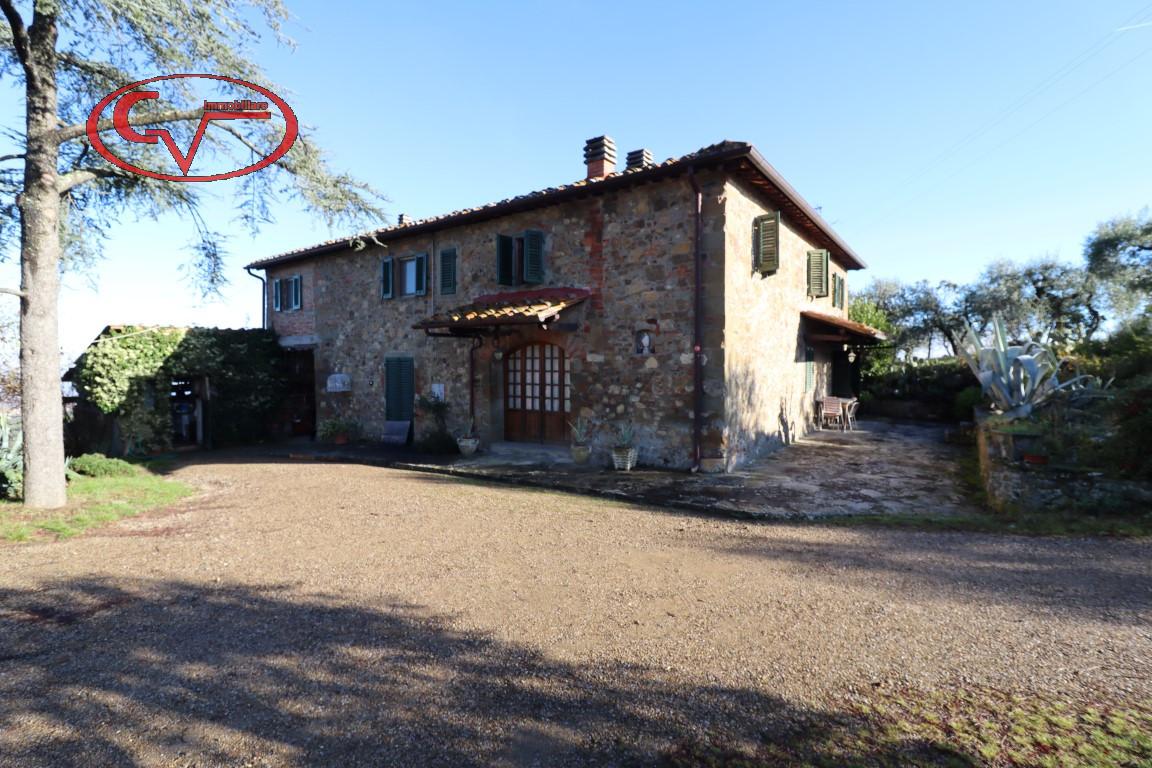 8 rooms House in Cavriglia, Italy No. 237628