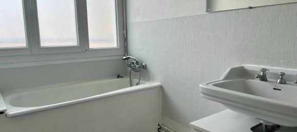 1 bedroom Apartment in Chateauroux, France No. 62425 4