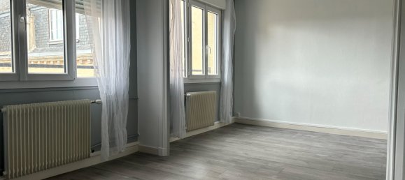 1 bedroom Apartment in Chateauroux, France No. 62425 8