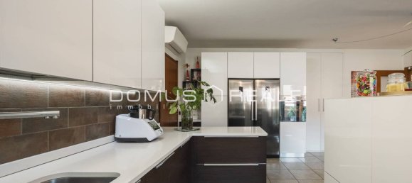 3 bedrooms Apartment in Verona, Italy No. 209221 8