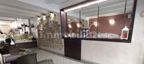 4 rooms Commercial property in Arezzo, Italy No. 207095 2