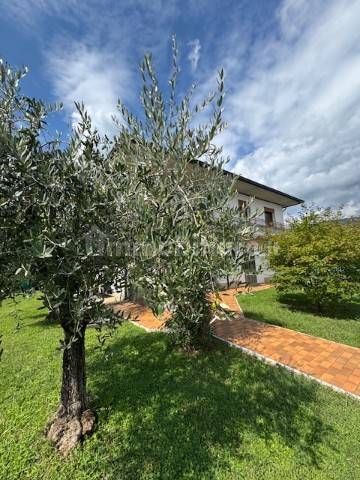 5 bedrooms Villa in Romano d'Ezzelino, Italy No. 321738