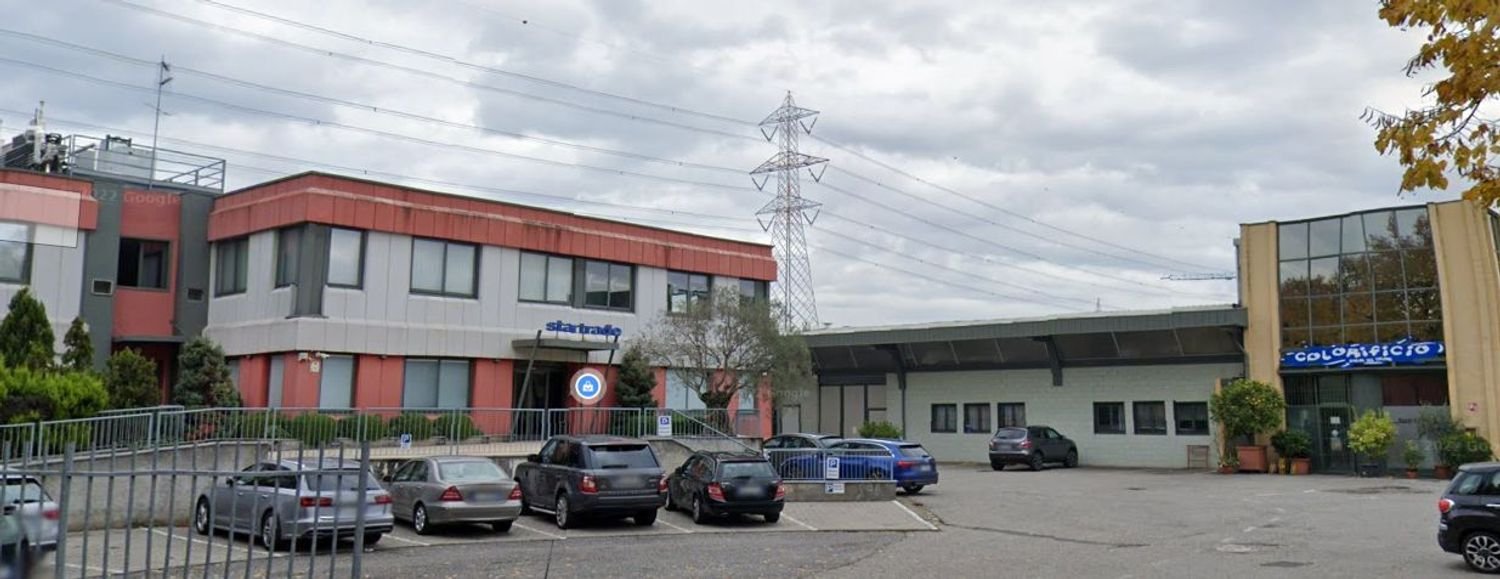 118m² Office in Brugherio, Italy No. 155538