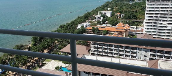 Studio in the Condo in Pattaya, Thailand No. 3740 3