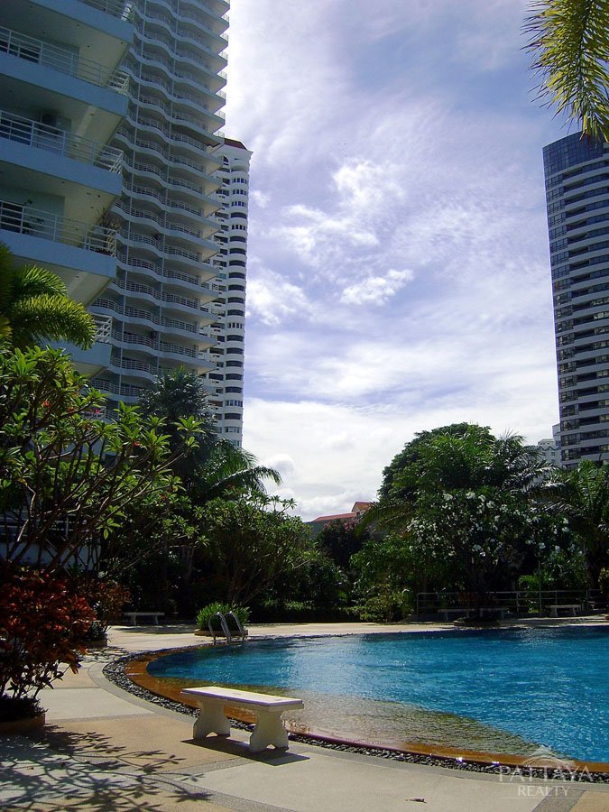 Studio in the Condo in Pattaya, Thailand No. 3740