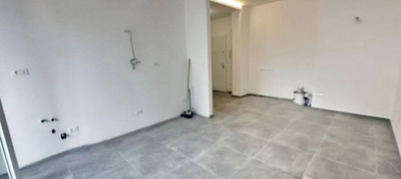 3 rooms Apartment in Follonica, Italy No. 194608 5