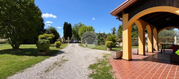 3 bedrooms Villa in Saonara, Italy No. 353937 4
