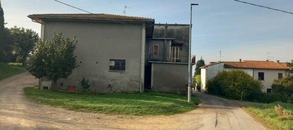 Casa de 14 divisões em Arezzo, Italy N.º 128120 3