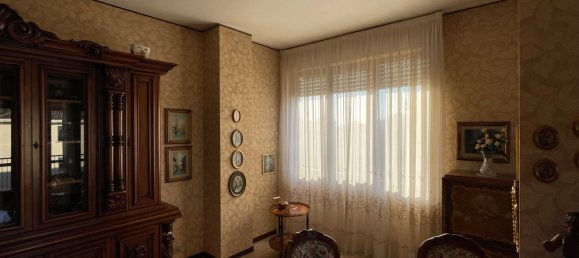 5-salle Appartement à Treviglio, Italy No. 238035 6