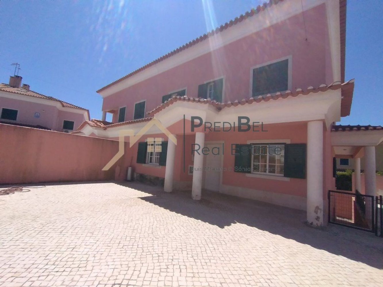 7 rooms House in Rio de Mouro, Portugal No. 166120