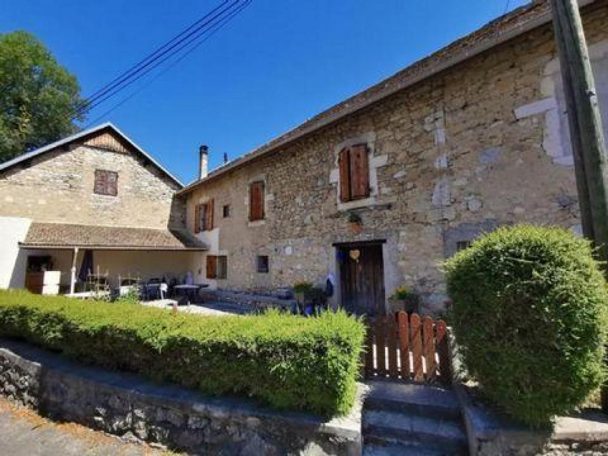 Casa de 3 dormitorios en Belley, France No. 31602