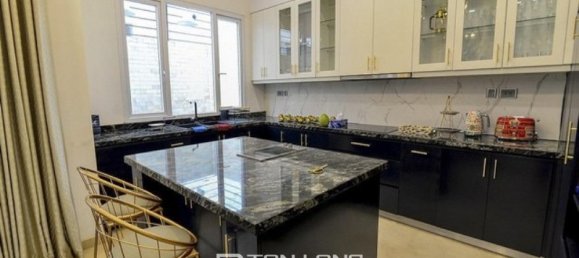 4 bedrooms Villa in Tay Ho, Vietnam No. 815 5