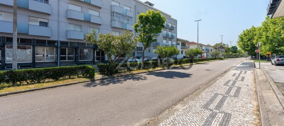 150m² Commercial property in Espinho, Portugal No. 190454 7