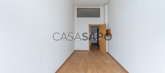 150m² Commercial property in Espinho, Portugal No. 190454 10