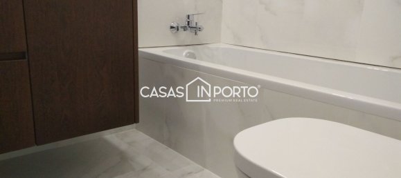 4 bedrooms Apartment in Porto, Portugal No. 78910 18