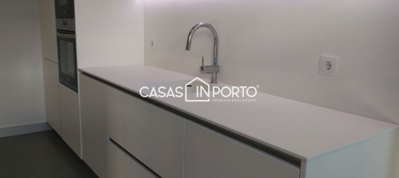 4 bedrooms Apartment in Porto, Portugal No. 78910 11