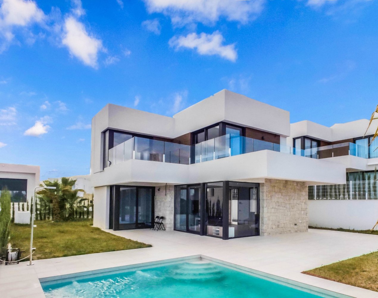 Вилла с 4 спальнями в Бенидорм, Испания № 4208