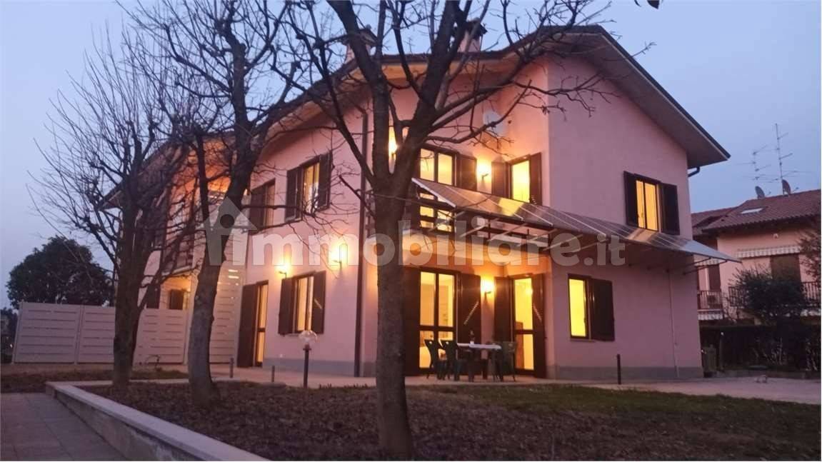 4 chambres Maison à Mozzo, Italy No. 74419