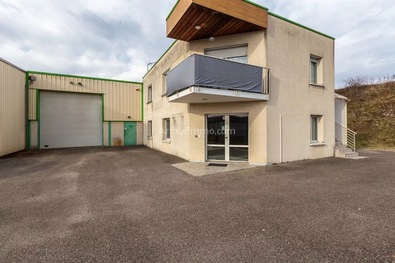 Коммерческая недвижимость 440м² в Изер, Франция № 196860