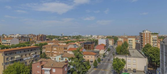 Apartamento de 3 dormitorios en Piacenza, Italy No. 20599 19