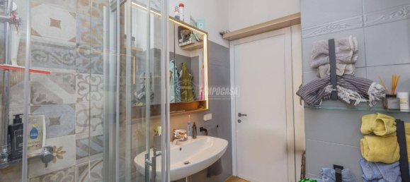 Apartamento de 3 dormitorios en Piacenza, Italy No. 20599 10