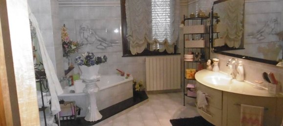 5-Zimmer Haus in Montegranaro, Italy, Nr. 173450 12