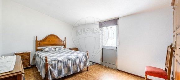 4 bedrooms House in Guilhofrei, Portugal No. 39749 15