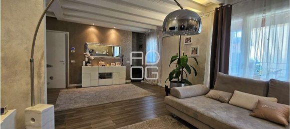 Casa de 8 divisões em Lonato del Garda, Italy N.º 6456 3