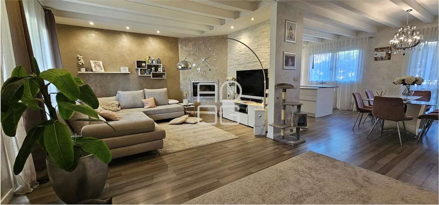 Casa de 8 divisões em Lonato del Garda, Italy N.º 6456