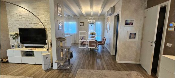 Casa de 8 divisões em Lonato del Garda, Italy N.º 6456 4