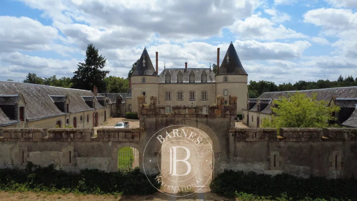 7 bedrooms Castles in Le Dorat, France No. 297943