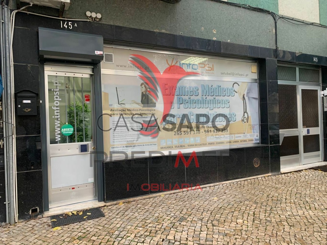 56m² Commercial property in Quarteira, Portugal No. 204196