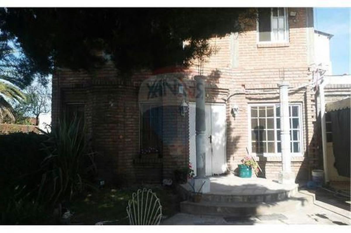 3 bedrooms House in Ituzaingo, Argentina No. 21365