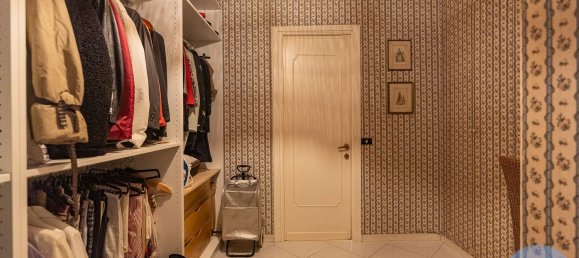 5 rooms Apartment in Rome, Italy No. 62242 17