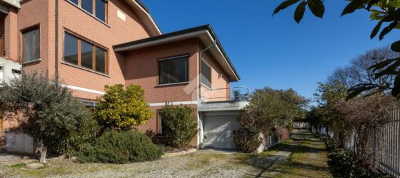 3 rooms Apartment in Marentino, Italy No. 135686 2