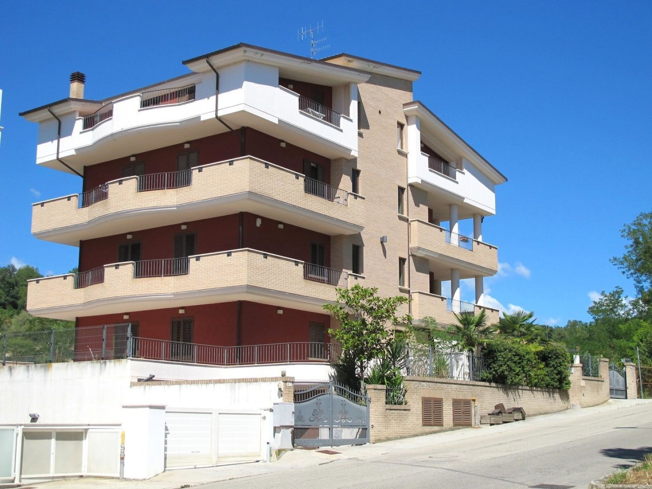 4غرفة شقة في Teramo, Italy رقم 306393