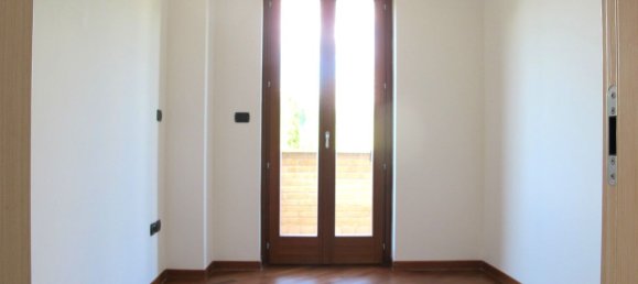 4غرفة شقة في Teramo, Italy رقم 306393 24