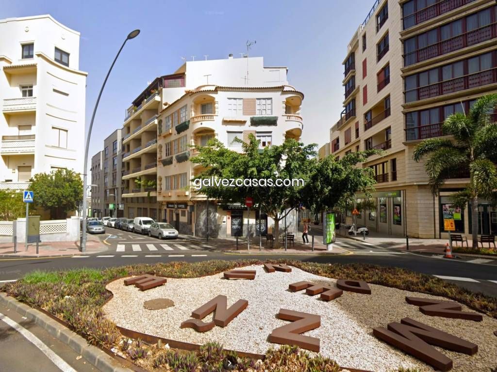 9 غرف نوم بناية في Santa Cruz de Tenerife, Spain رقم 240118