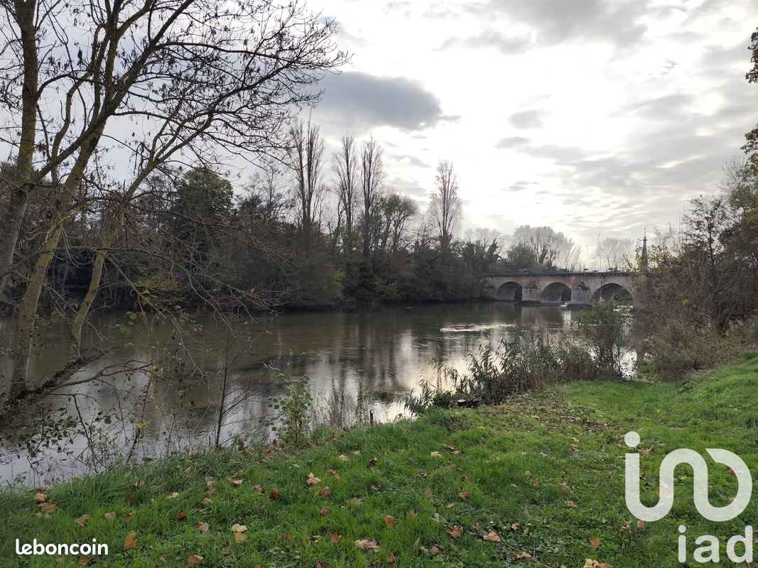 Casa T4 em Saint-Pryve-Saint-Mesmin, France N.º 214340