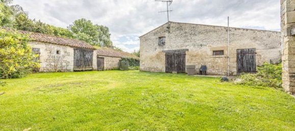 4 bedrooms House in Fontenay-le-Comte, France No. 285177 7